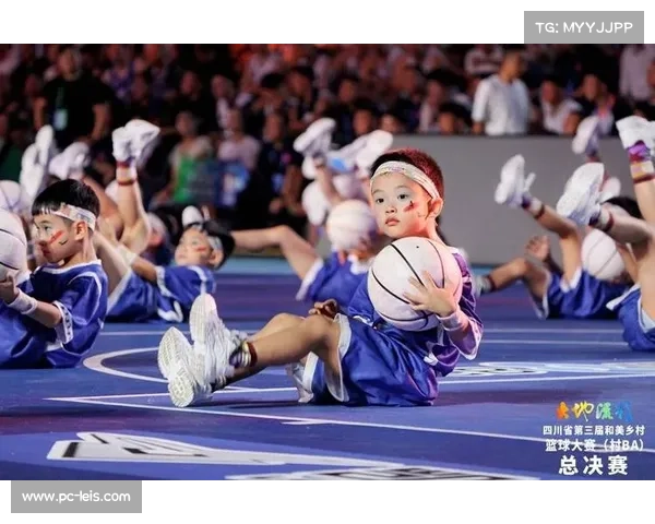 四川主场球迷创意助威，打造特色篮球文化